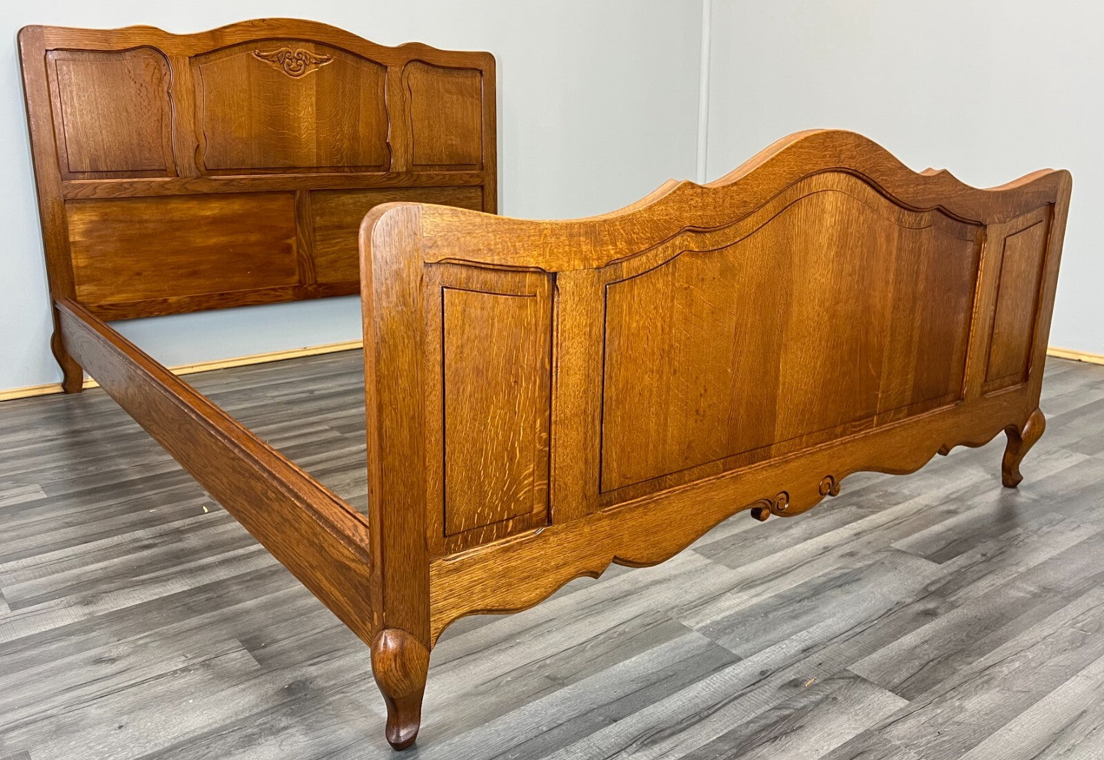 Bed Vintage French Louis XVI Oak Double Bed Frame Carved Headboard LOT 36641