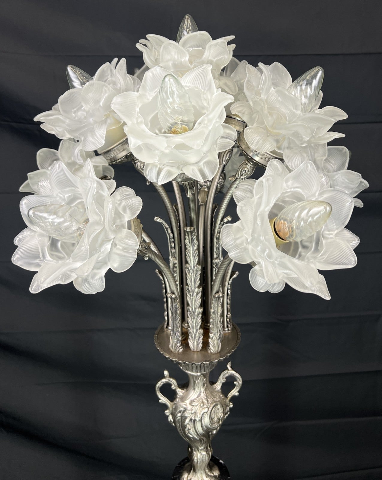 Floor Lamp Vintage French Style Standing Lamp Metal Floral Design LOT 48185