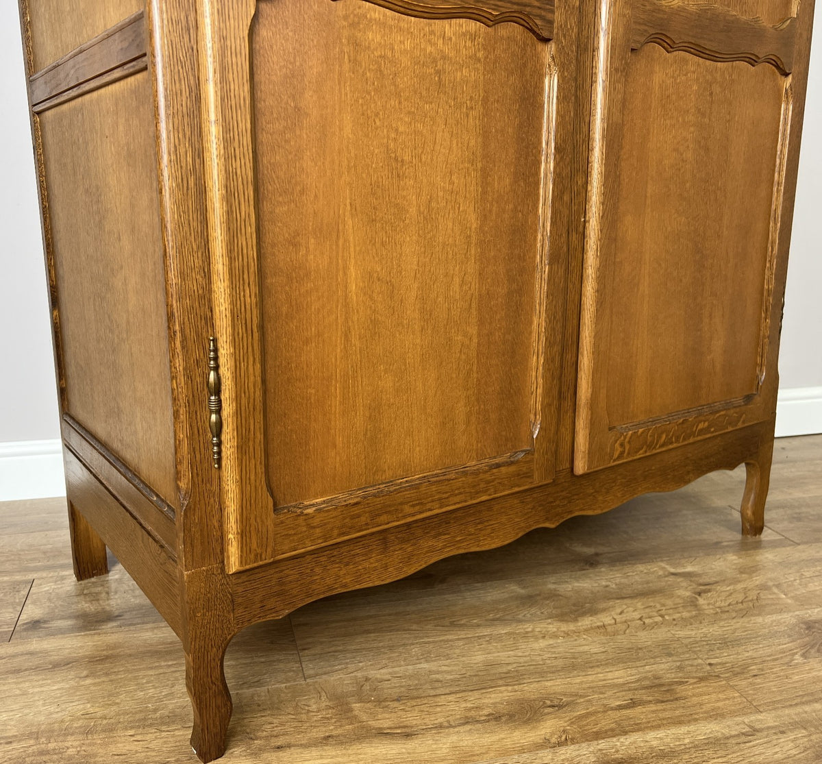 Wardrobe Vintage French Louis Oak Two Door Bedroom Storage Armoire LOT 6523