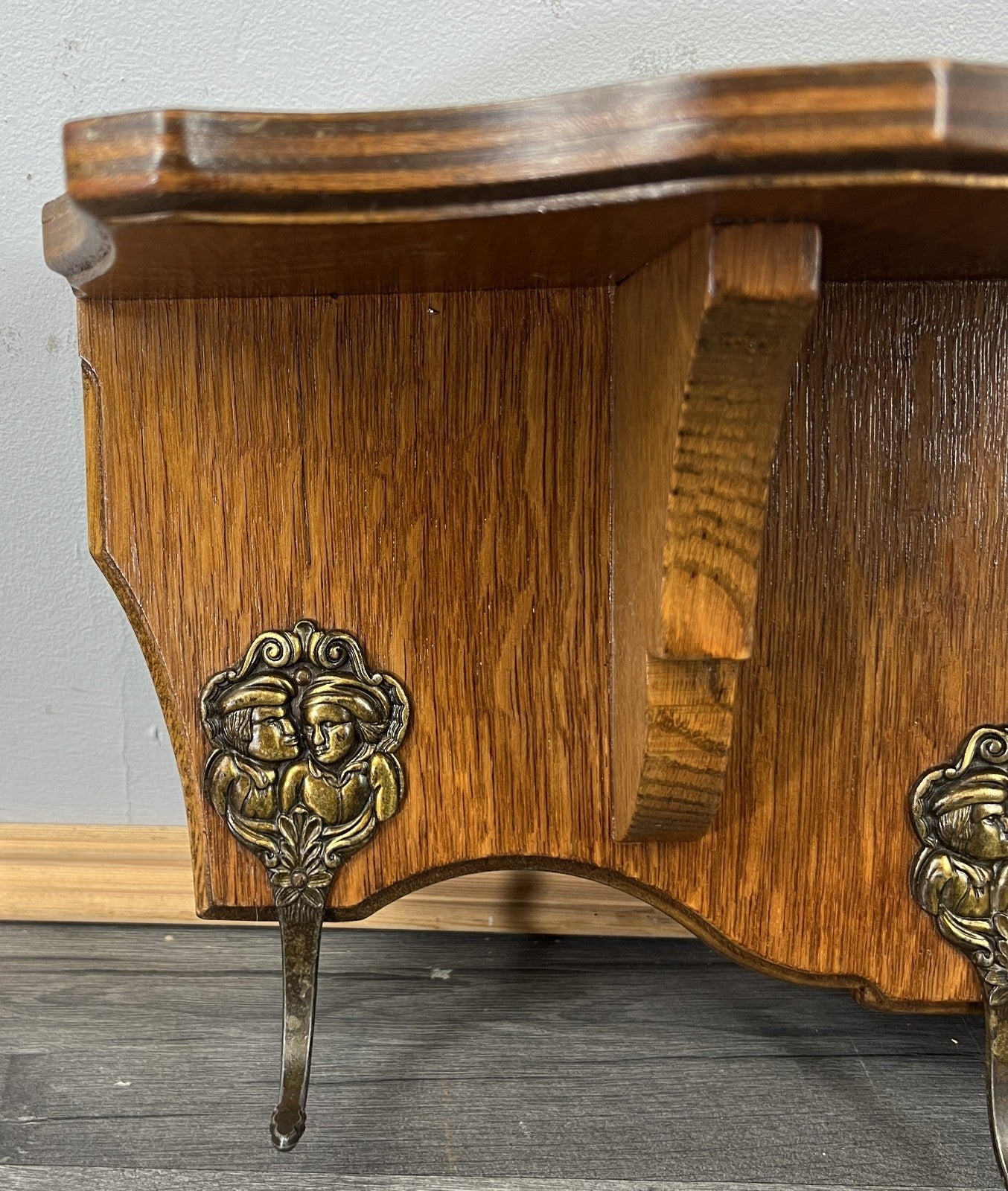 French Vintage Style Coat Rack 4 Hooks Ornate Wall Shelf Coat LOT 47272