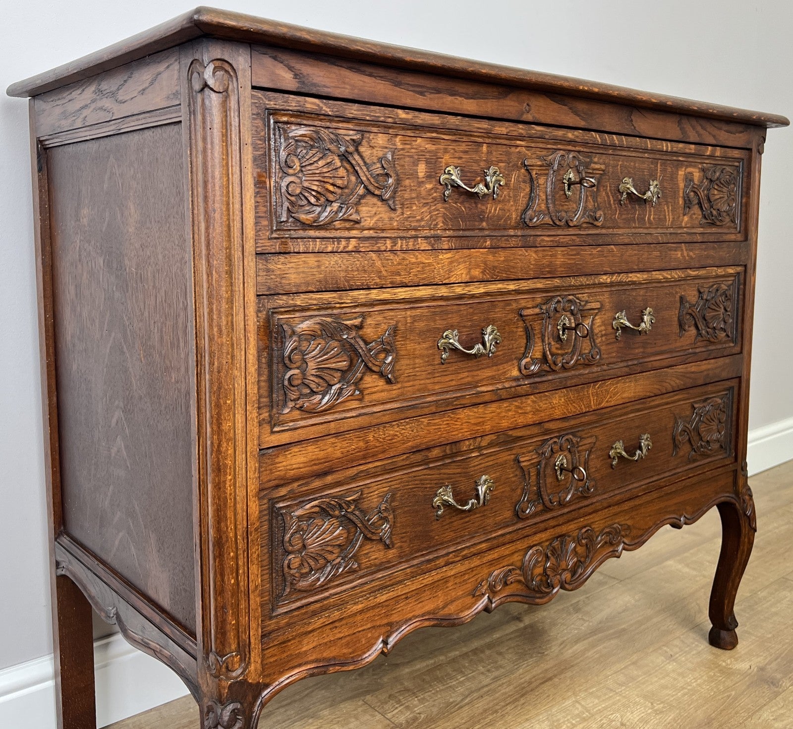 Chest of Drawers Vintage French Louis Oak 3 Drawers Carved Cabinet LOT 62523