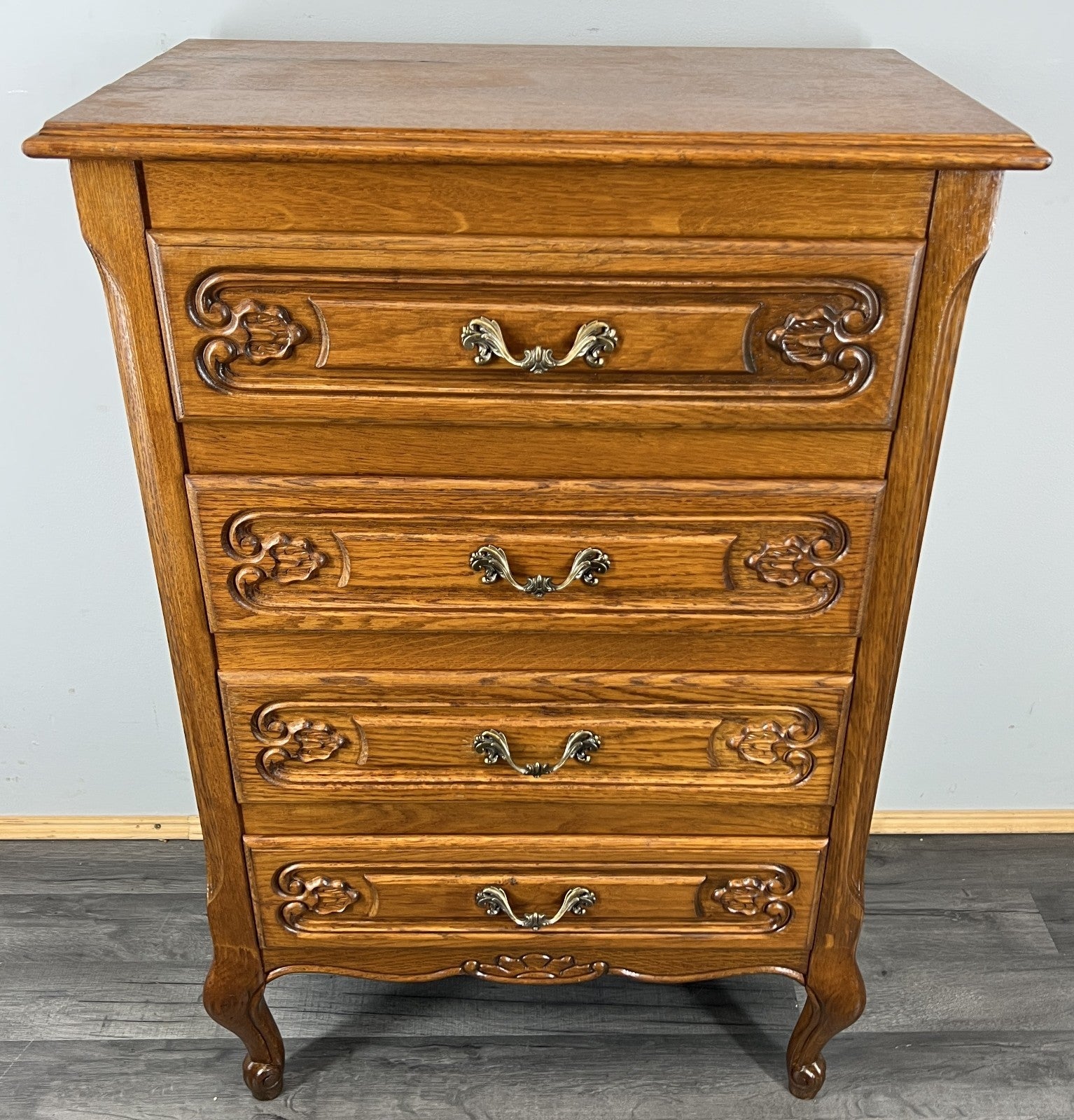 Chest of Drawers Vintage French Louis Oak 4 Drawers Carved Cabinet LOT 44660