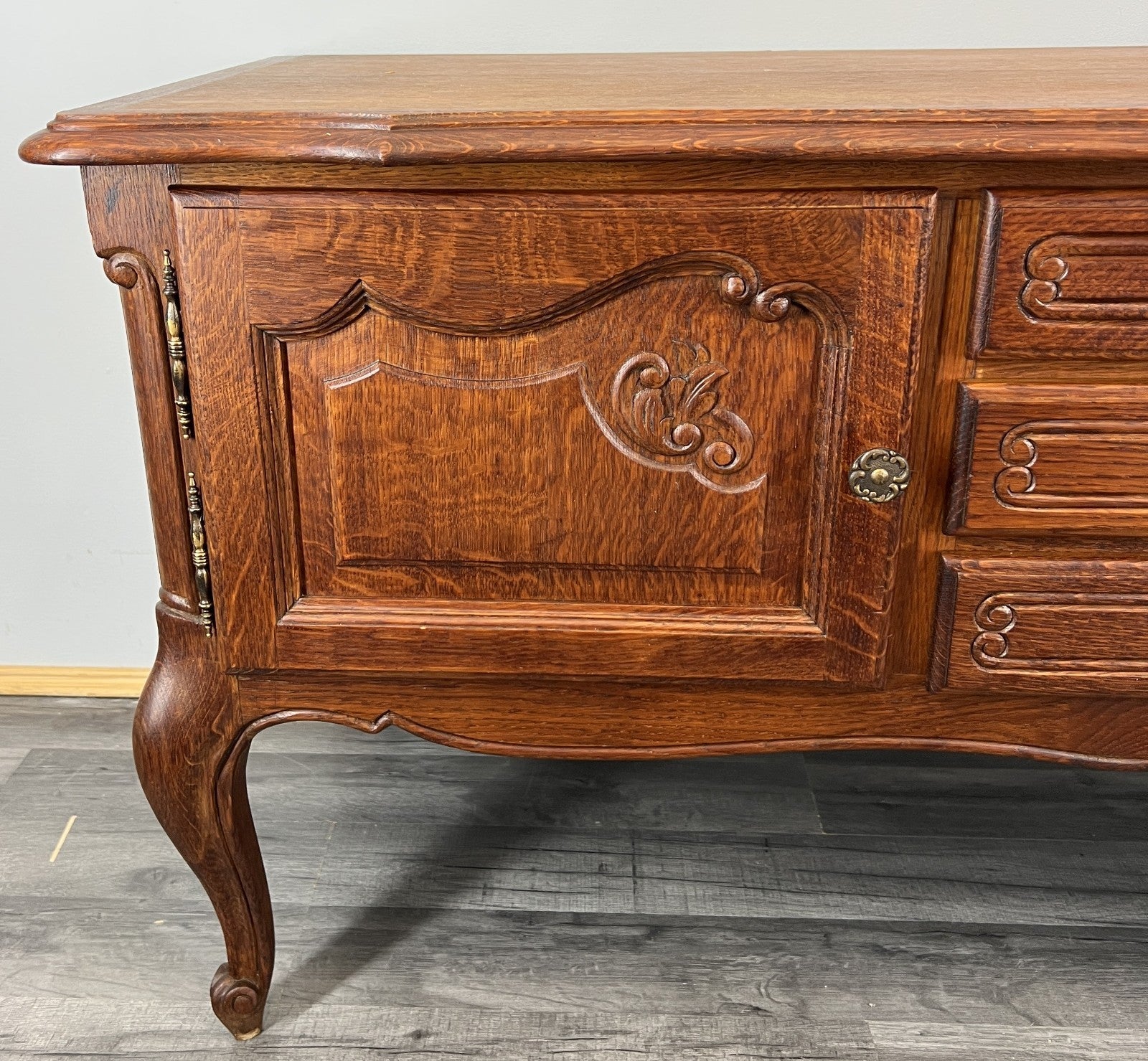 Cabinet Vintage French Louis Oak Carved Doors & Drawers Sideboard LOT 44002