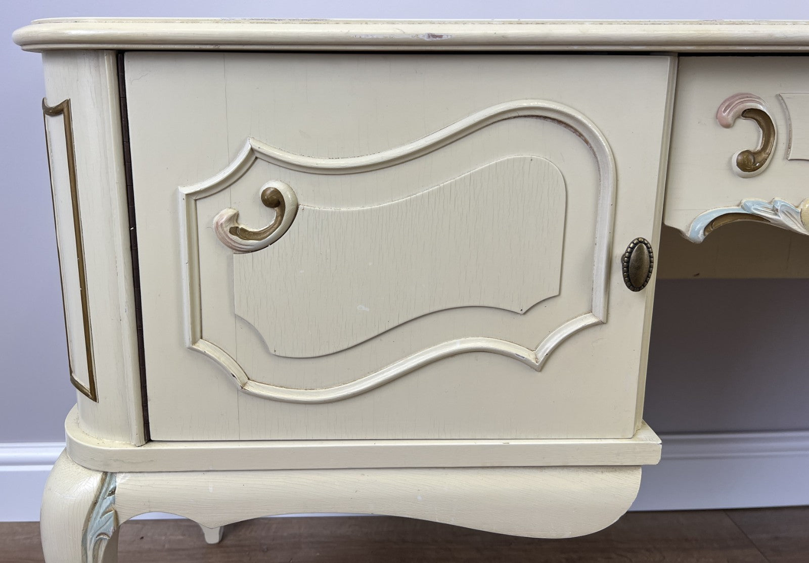 Sideboard Vintage French Shabby Chic Louis Style Carved Storage Cabinet LOT 48355