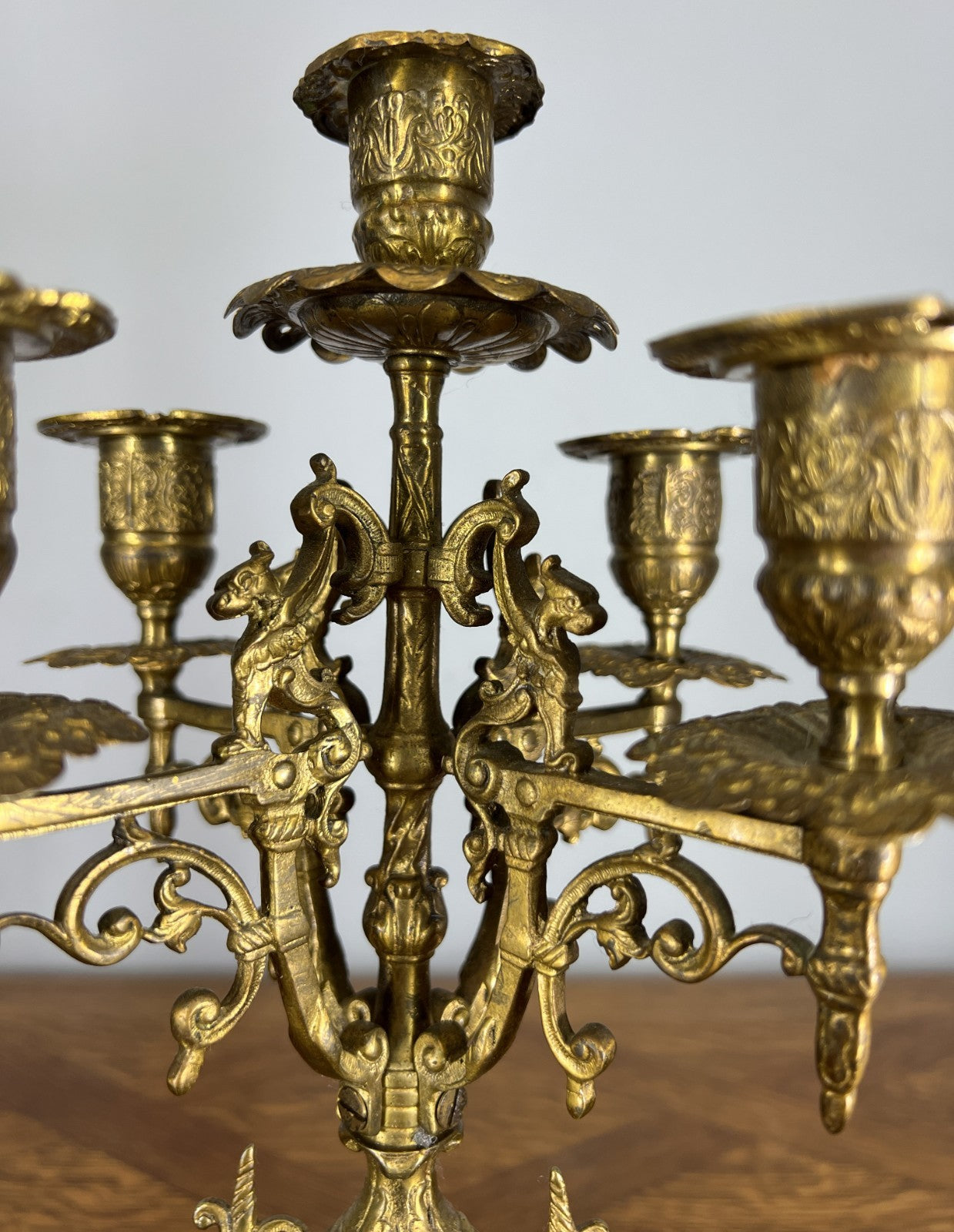 Mantel Clock Vintage French Style Architectural Brass Garniture Set LOT 464512