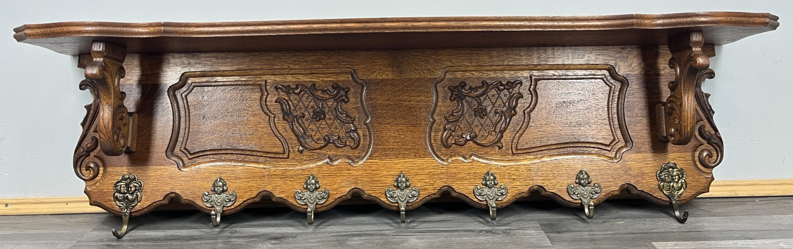 French Vintage Style Coat Rack Oak 7 Hooks Ornate Wall Shelf Coat LOT 47371