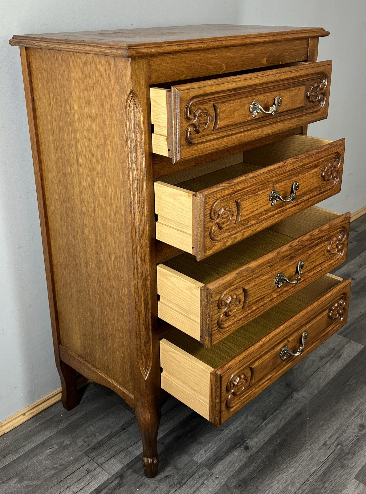 Chest of Drawers Vintage French Louis Oak 4 Drawers Carved Cabinet LOT 44669