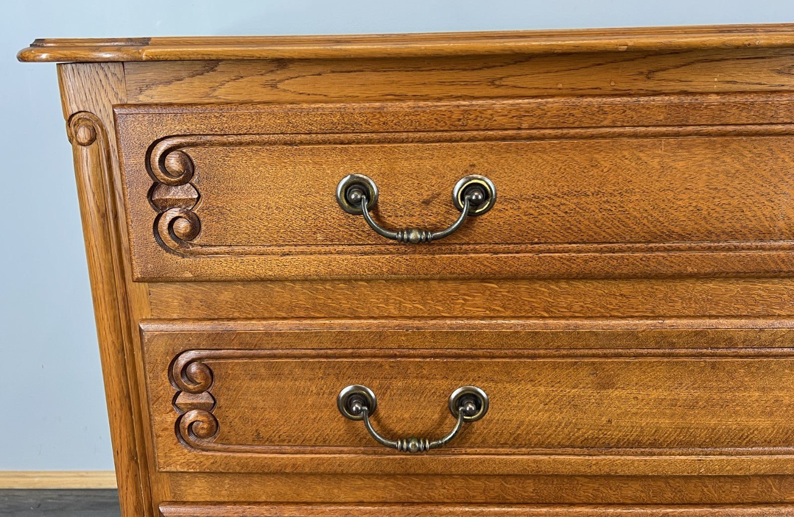 Chest of Drawers Vintage French Louis Oak 3 Drawers Carved Cabinet LOT 44743