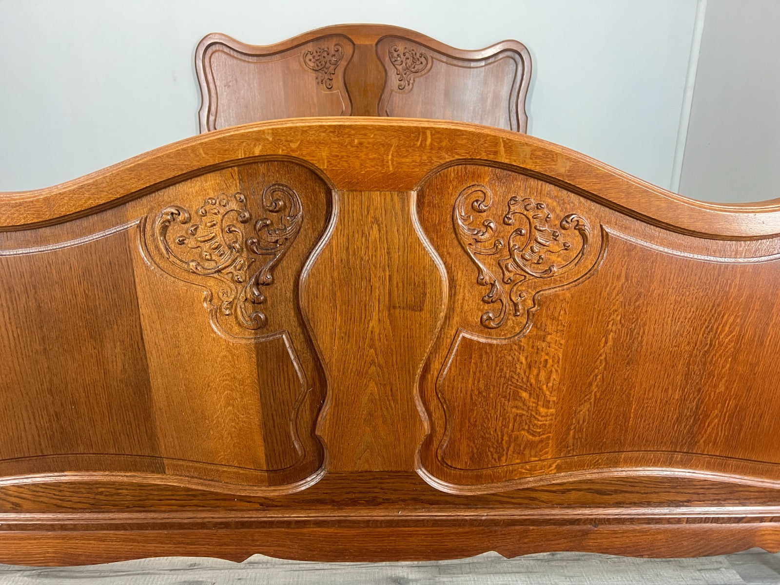 Bed Vintage French Louis XVI Double Bed Frame Oak Carved Headboard LOT 46103