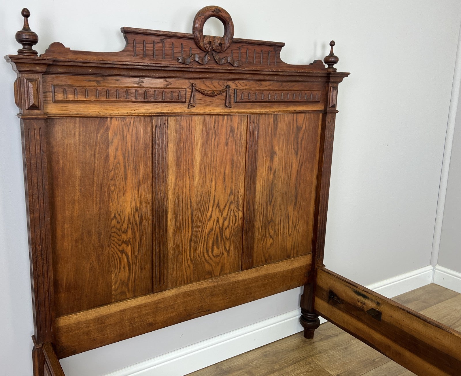 Bed Antique French Style Oak Double Bed Frame Carved Headboard LOT 609412