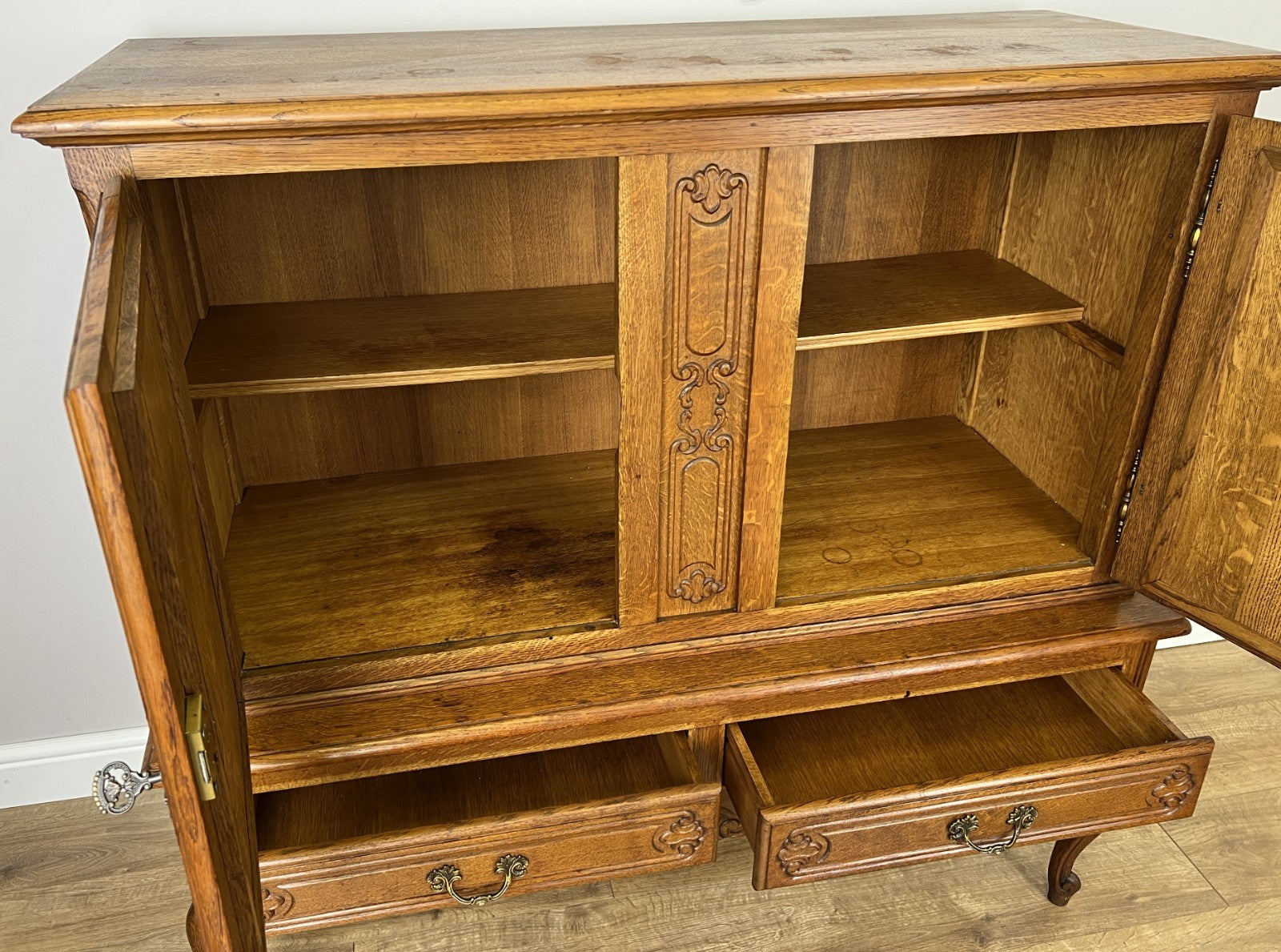 Cabinet Vintage French Louis XIV Style Oak Sideboard Carved Cupboard LOT 62668