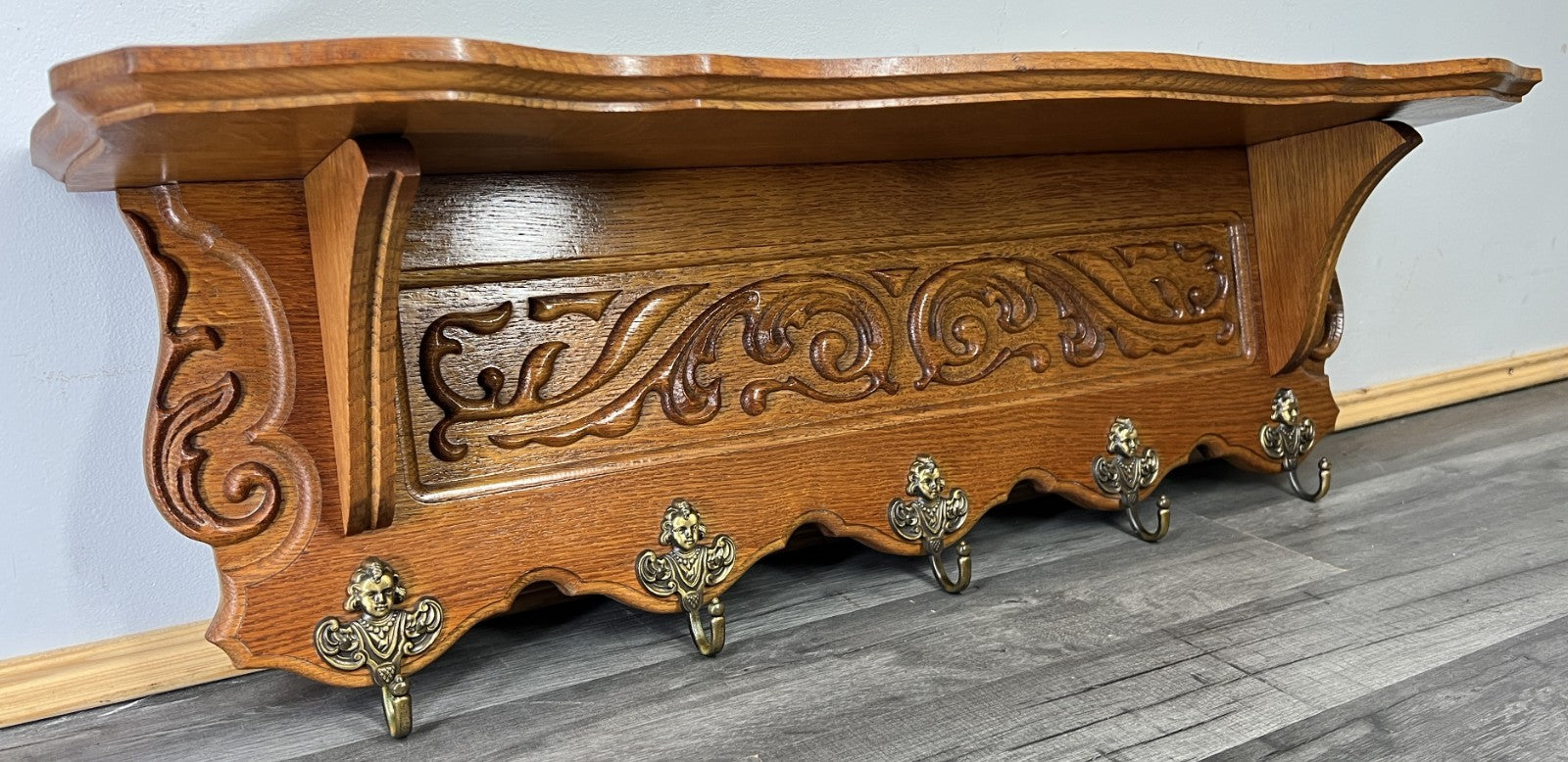 French Vintage Style Coat Rack Oak 5 Hooks Ornate Wall Shelf Coat LOT 46910