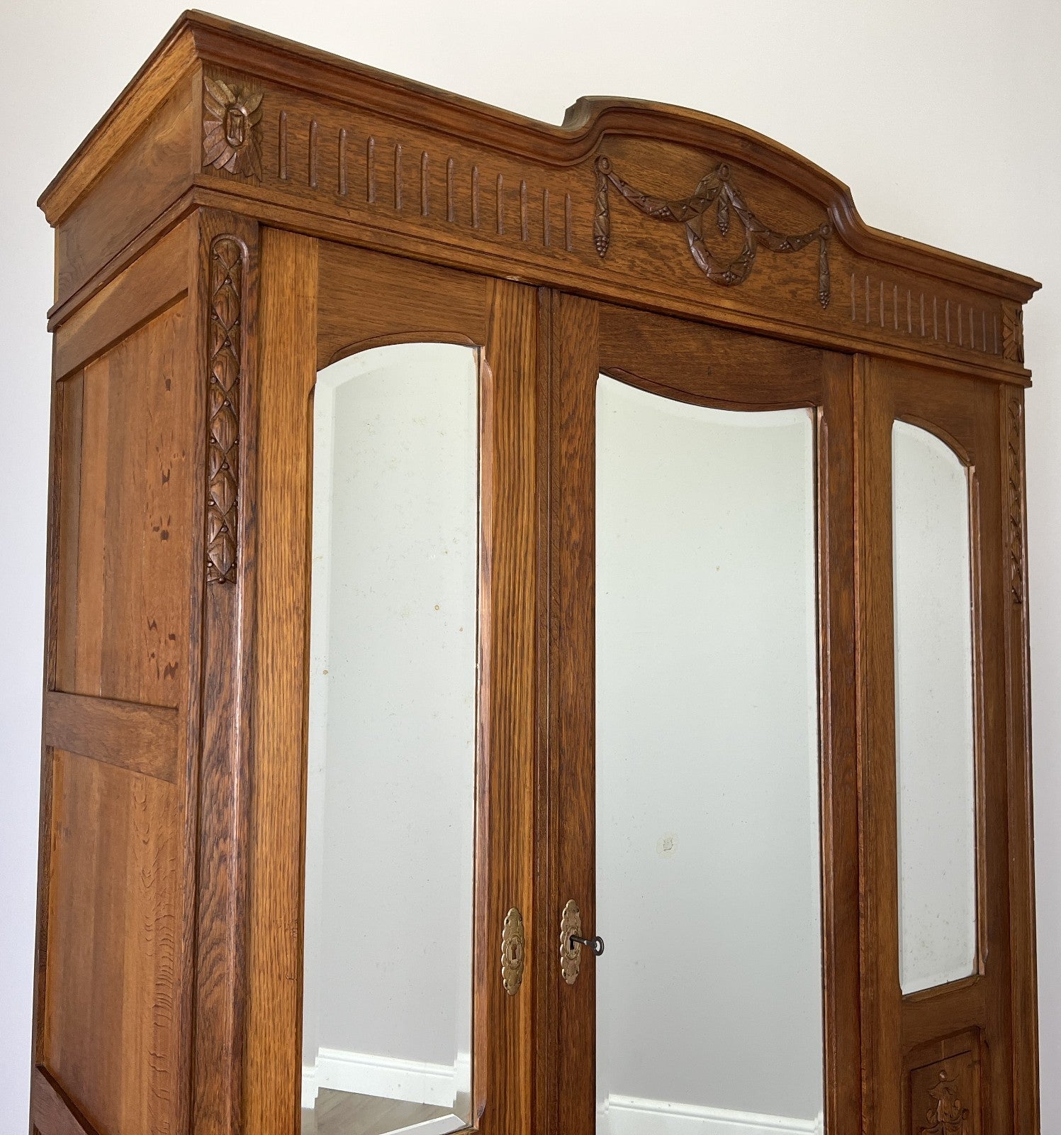 Wardrobe Antique French Oak Two Door Mirrored Carved Armoire Cabinet LOT 609714
