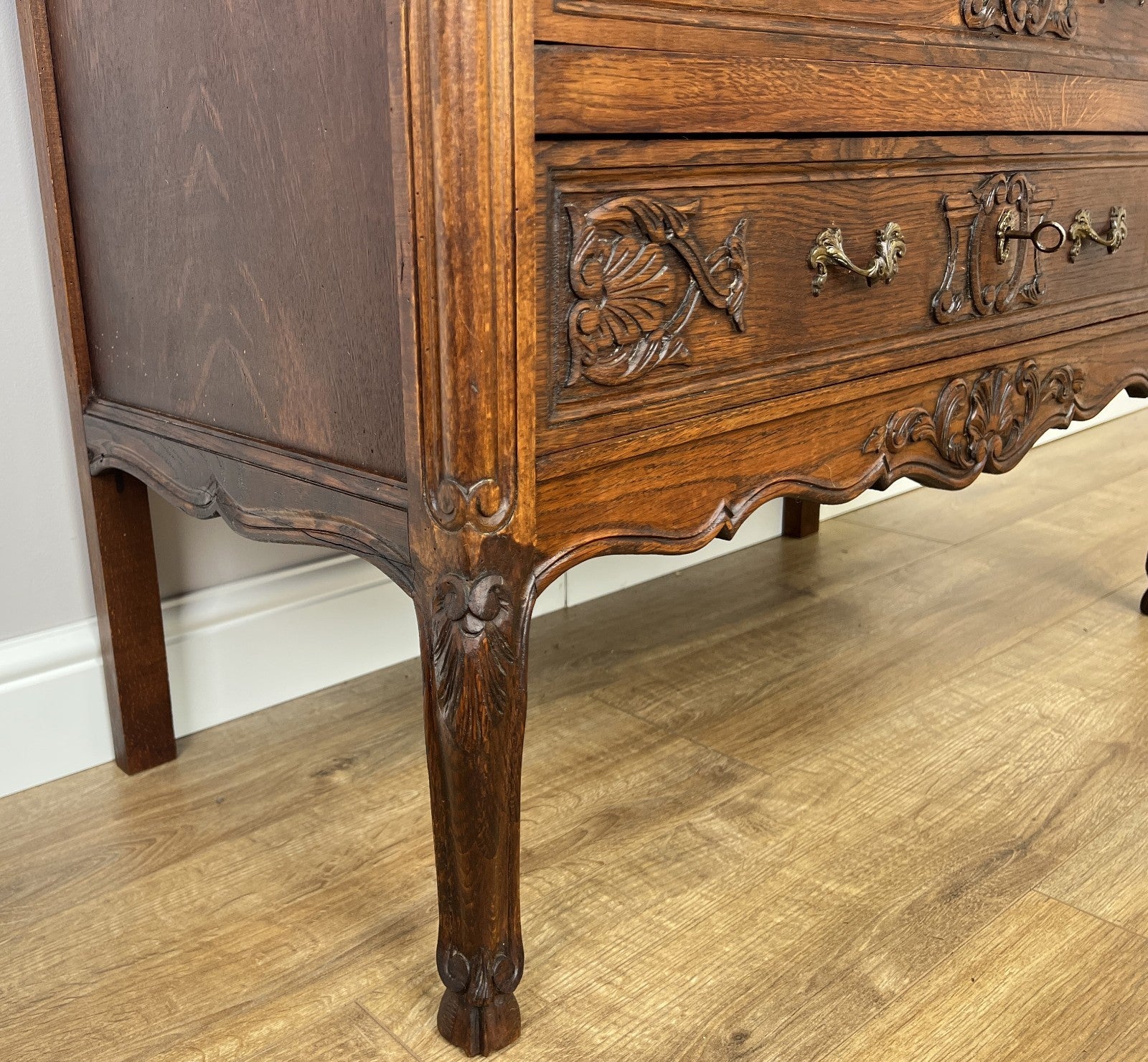 Chest of Drawers Vintage French Louis Oak 3 Drawers Carved Cabinet LOT 62527
