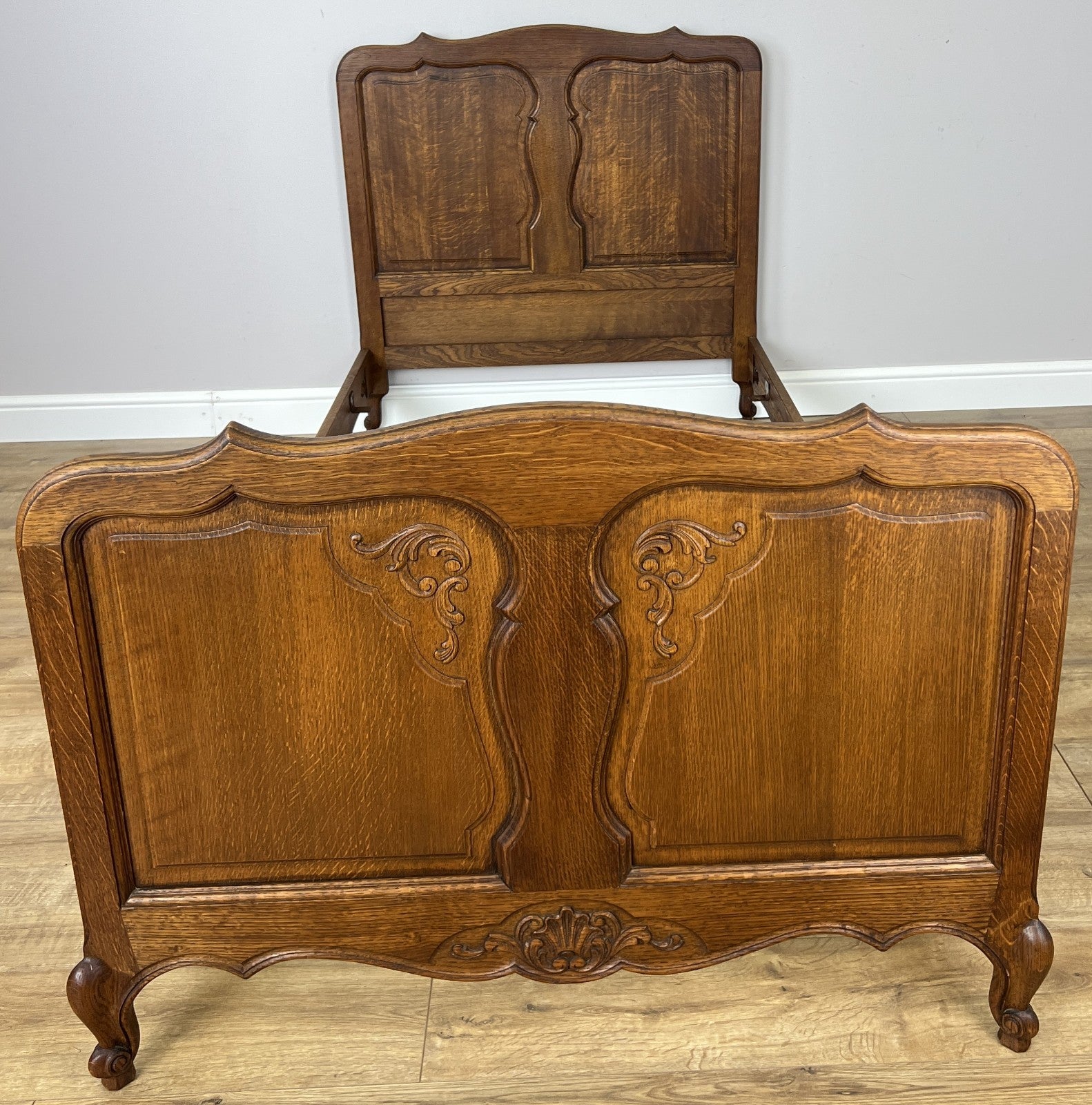 Bed Vintage French Louis XVI Oak Single Bed Frame Carved Headboard LOT 63891