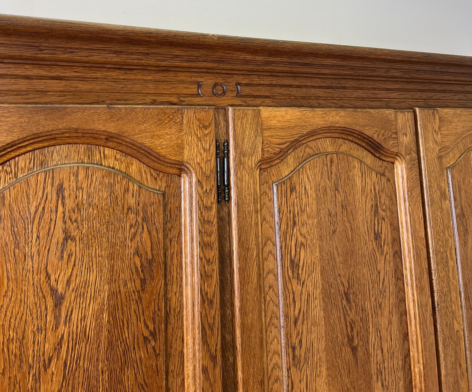 Wardrobe Vintage French Style Oak Four Door Carved Armoire Cabinet LOT 61585