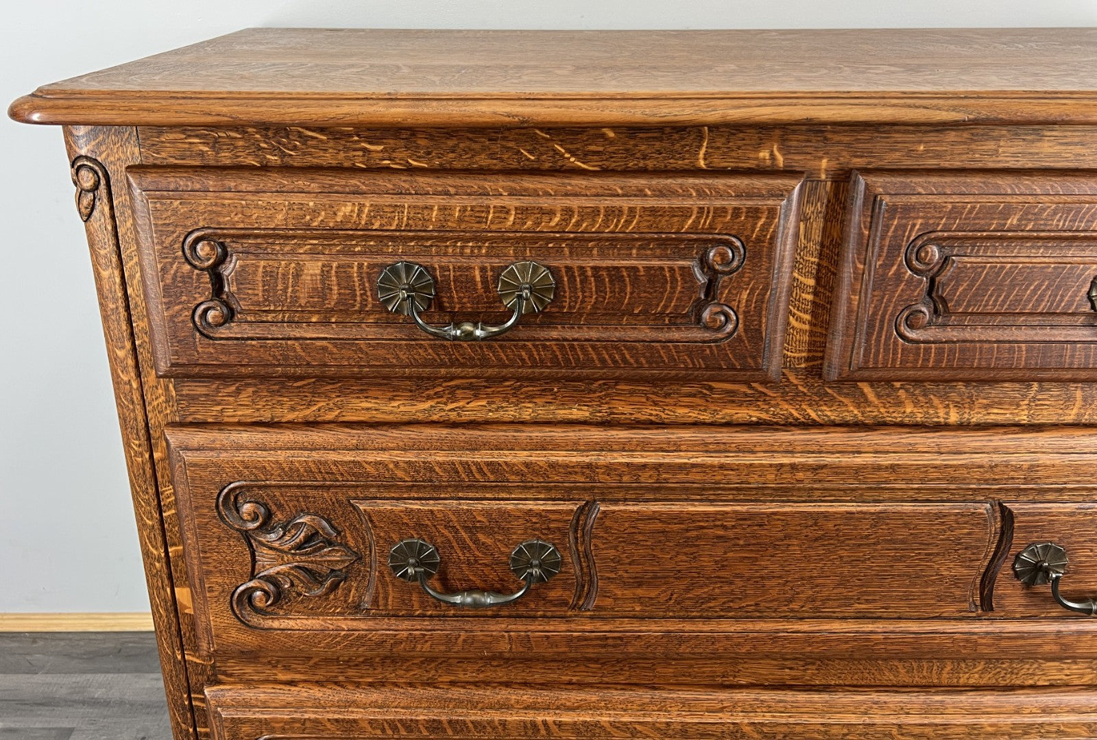 Chest of Drawers Vintage French Louis Oak Cabinet with Carved Front LOT 43492