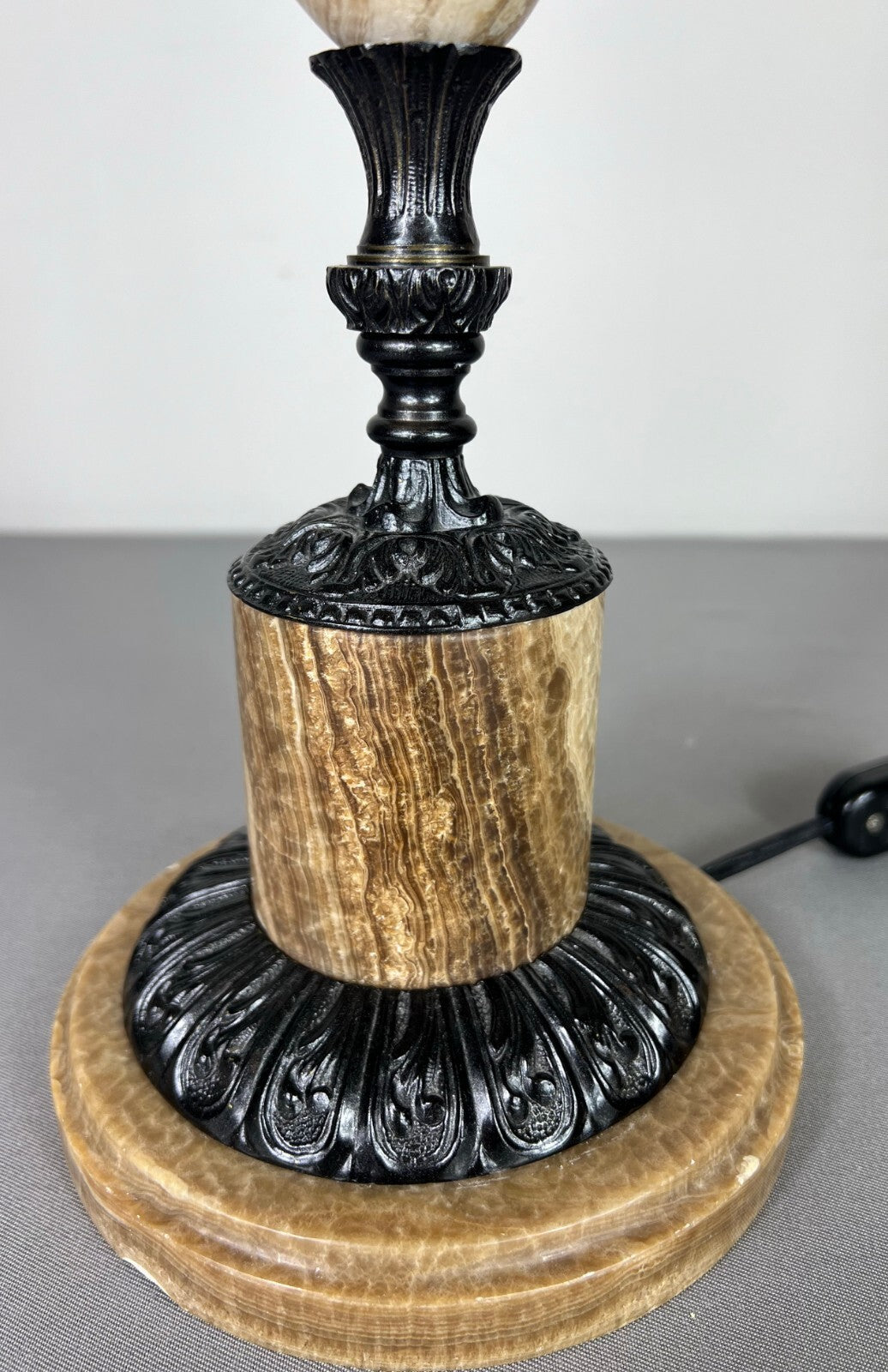 Table Lamp Vintage French Style Ceramic Brass Lamp with Shade LOT 507910