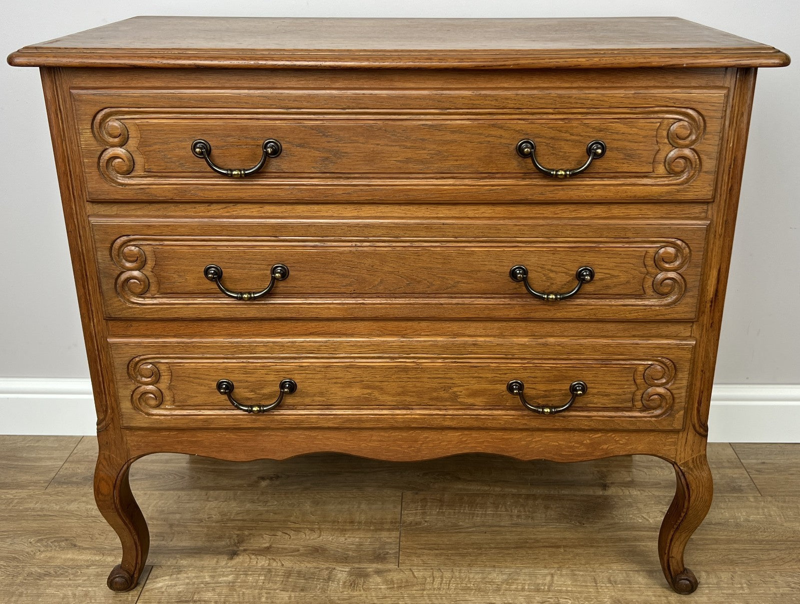 Chest of Drawers Vintage French Louis Oak 3 Drawers Carved Cabinet LOT 62501