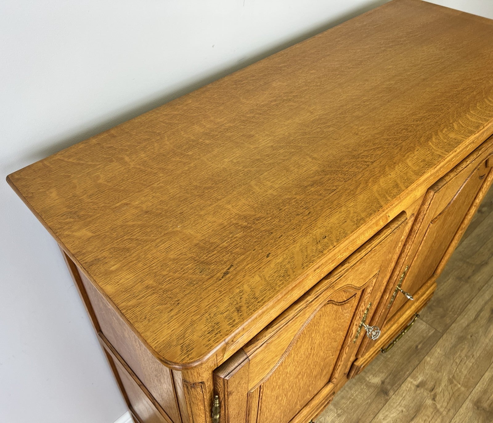 Cabinet Vintage French Louis XIV Style Sideboard Oak Carved Cupboard LOT 62688