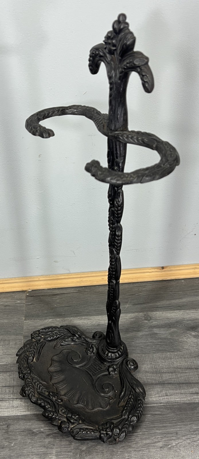 Umbrella Stand Vintage French Style Metal Ornate Hallway Stand LOT 47481