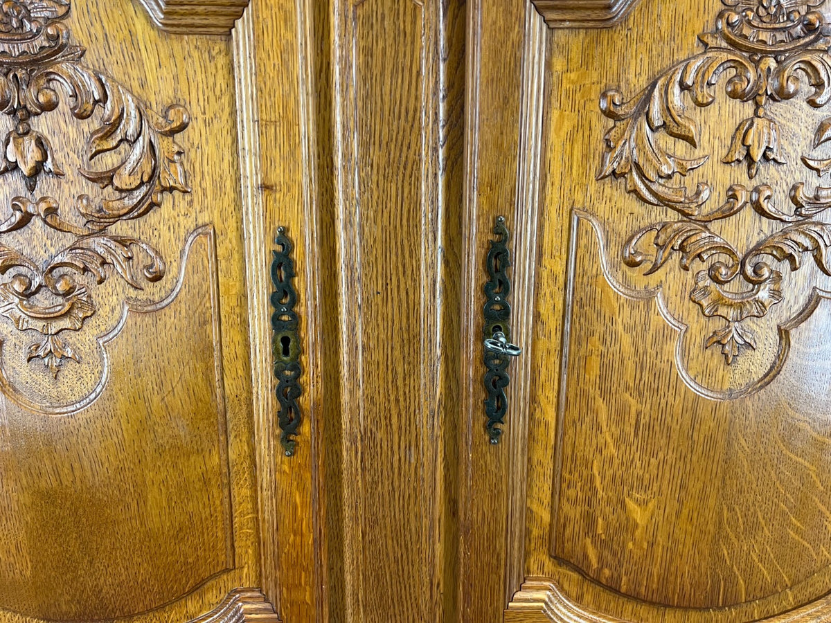 Cabinet Vintage French Louis XIV Style Carved Sideboard 2 Door Cupboard LOT 35524