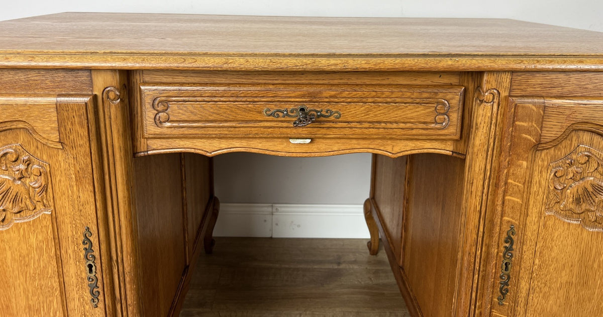 Cabinet Vintage French Louis XIV Style Carved Oak 8 Drawers Sideboard LOT 6460