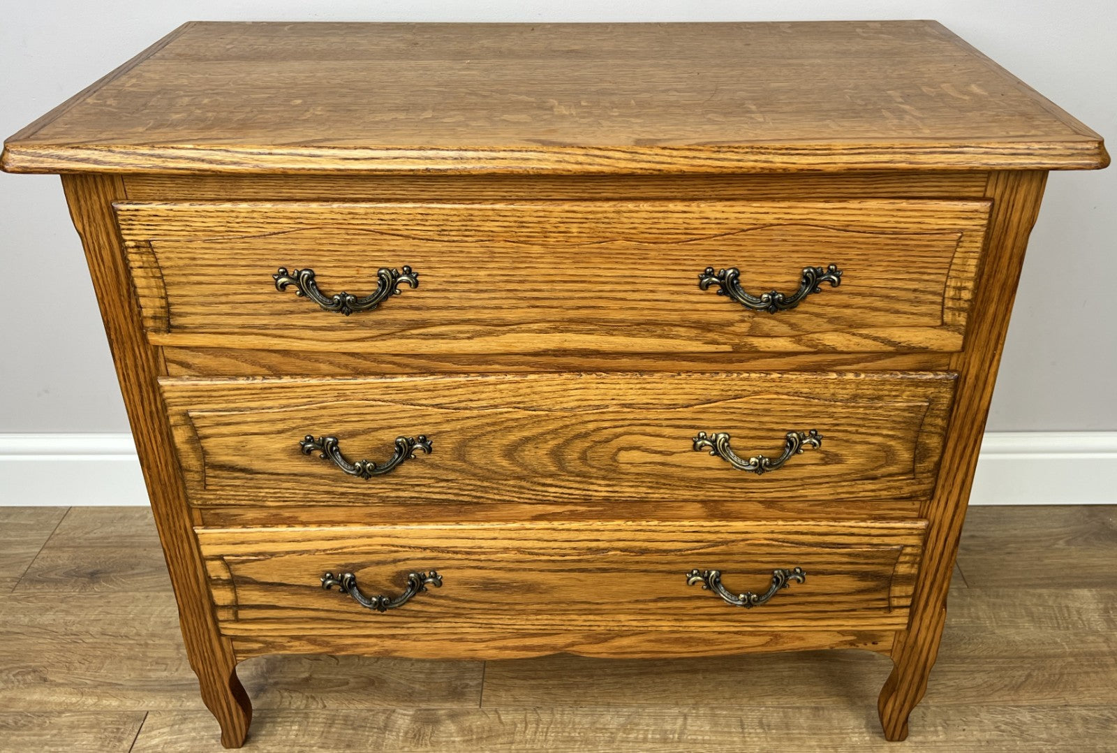 Chest of Drawers Vintage French Louis Oak 3 Drawers Carved Cabinet LOT 62560
