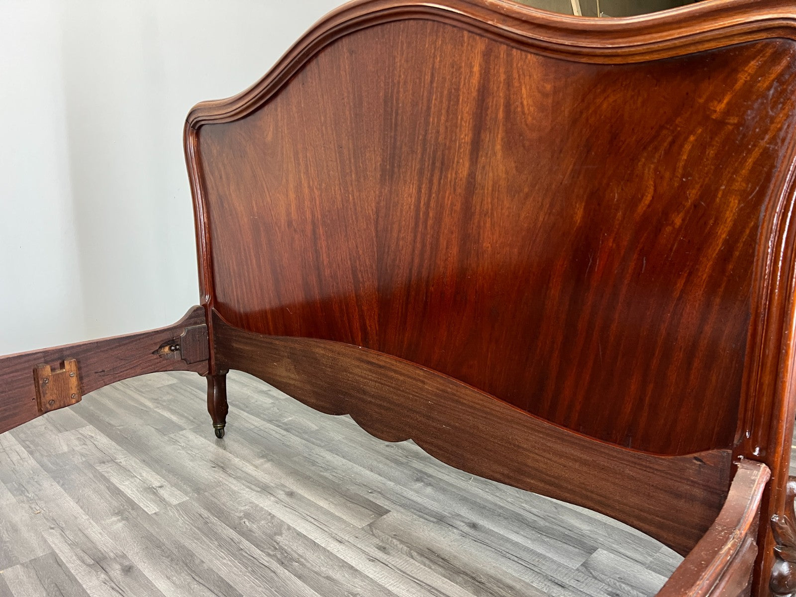 Bed Antique French Style Double Bed Frame Walnut Carved Headboard LOT 461612