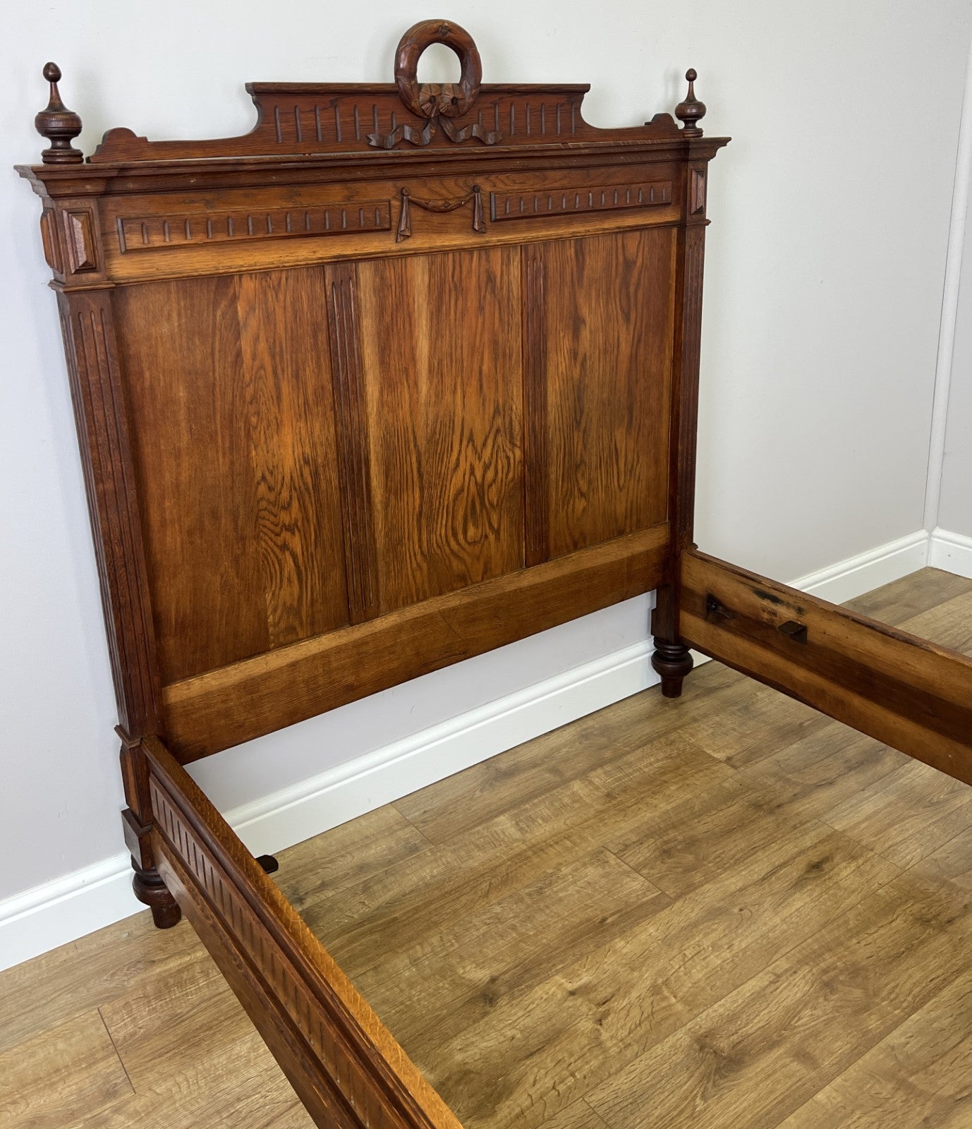 Bed Antique French Style Oak Double Bed Frame Carved Headboard LOT 609417
