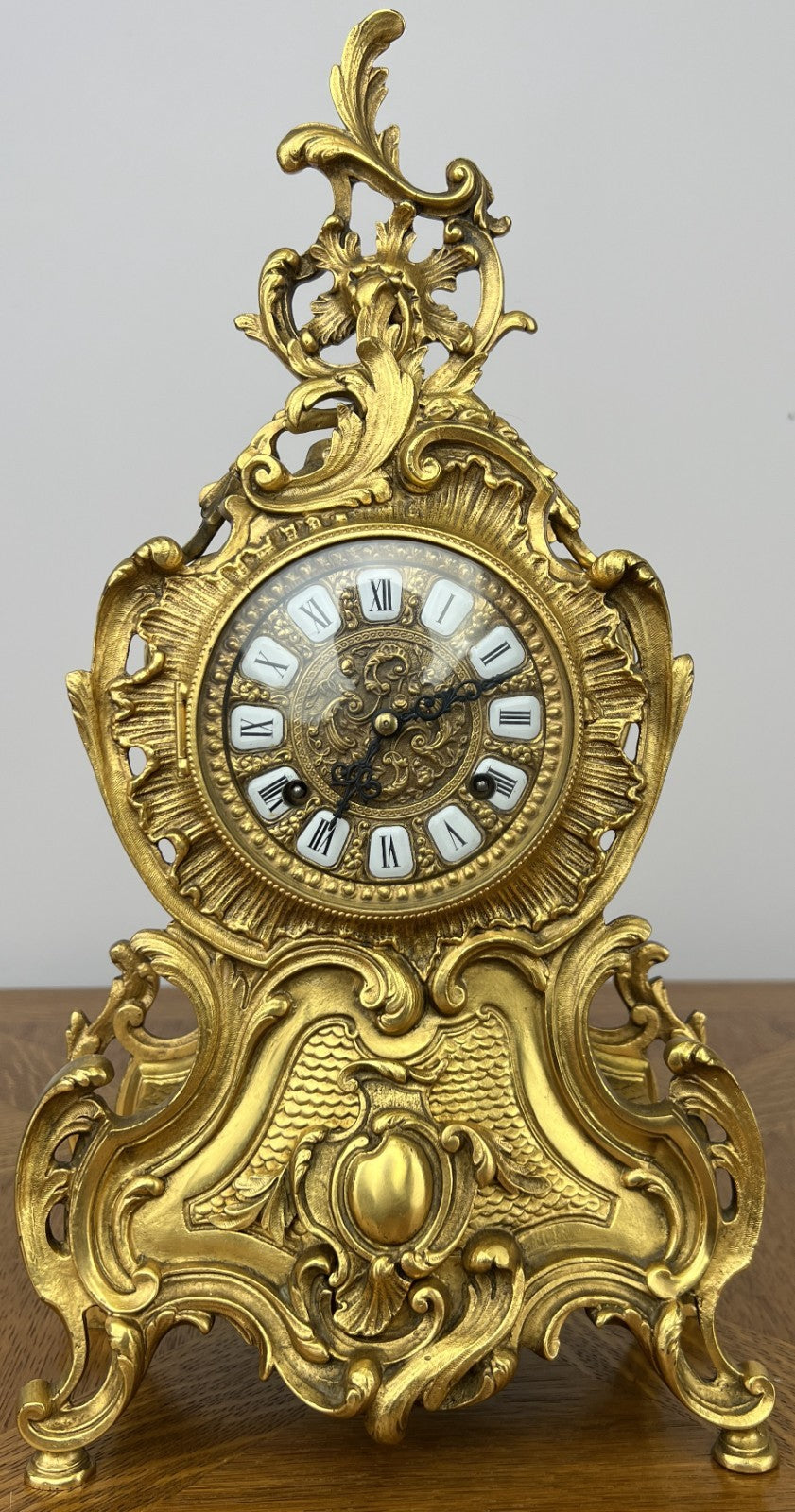 Clock Vintage Brass Rococo Mantel Clock Ornate Decorative Design LOT 60370