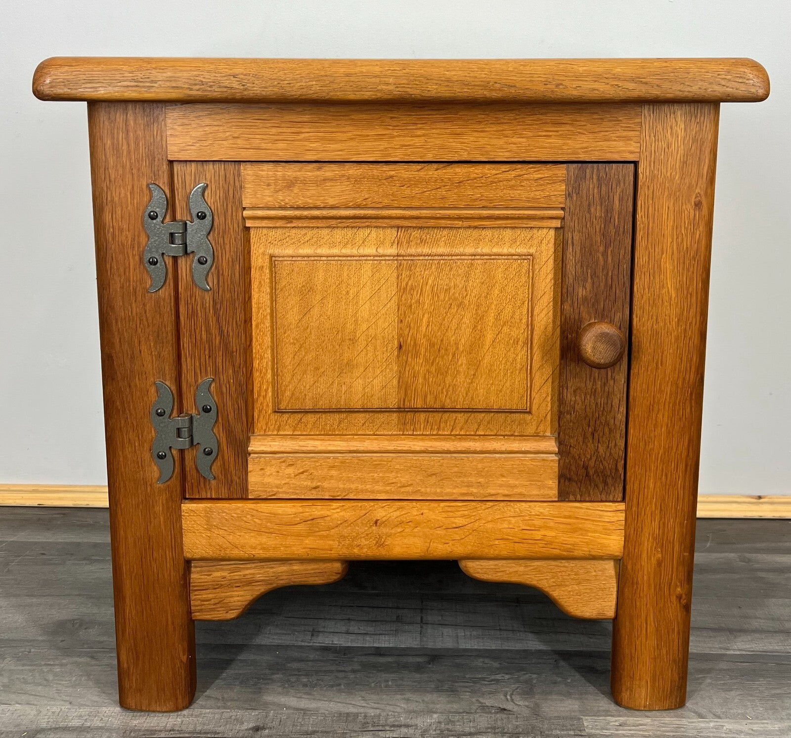 Pair of Bedside Tables Vintage French Style Cupboards Carved Cabinets LOT 28702