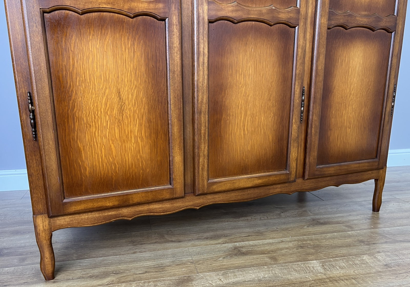 Wardrobe Vintage French Louis Oak Triple Door Carved Armoire Cabinet LOT 61037