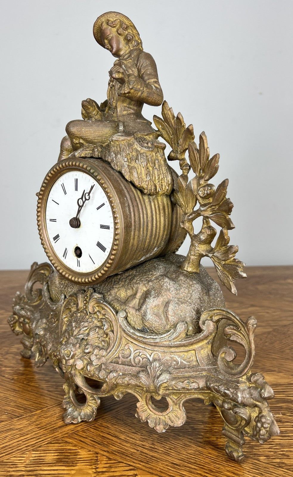 Clock Vintage French Style Mantel Clock with Matching Candelabras Set LOT 46801