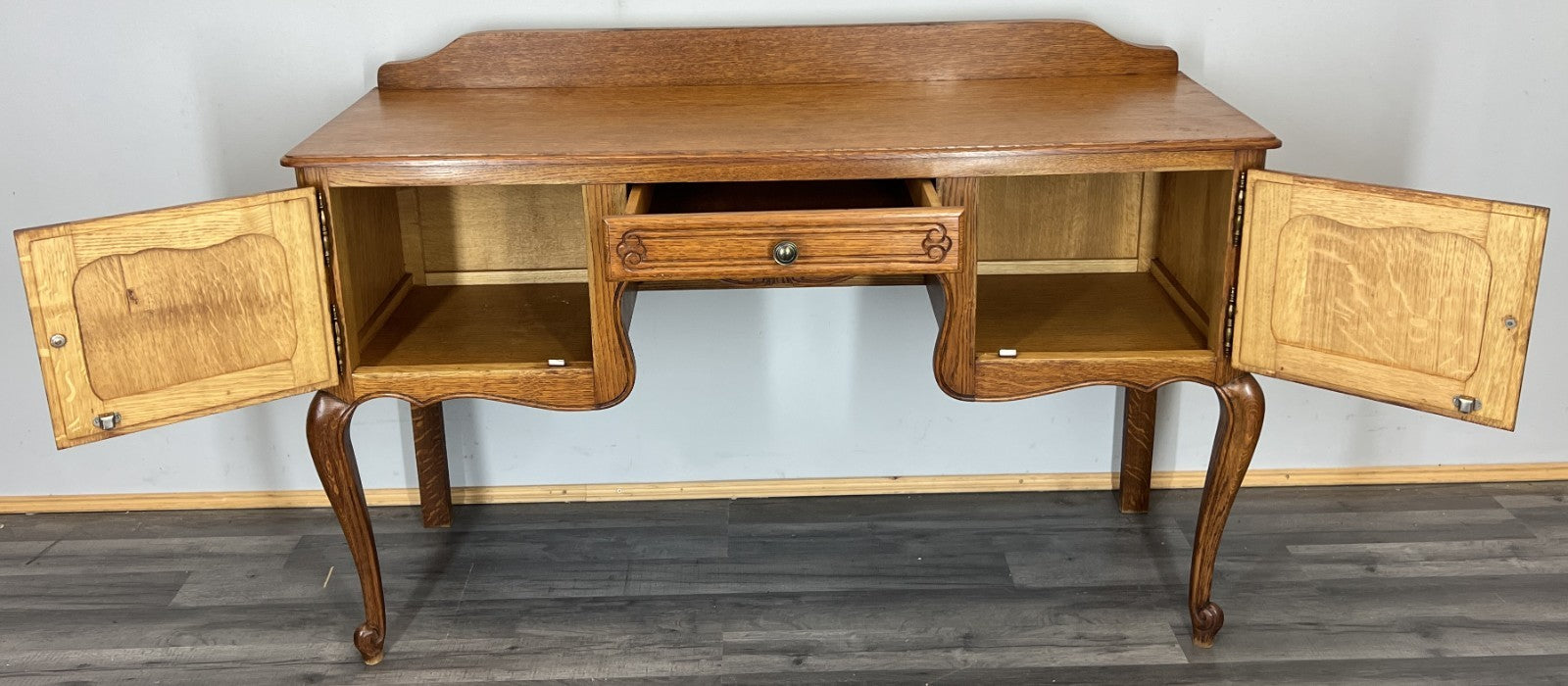 Cabinet Vintage French Louis XIV Oak Sideboard with Carved Cupboard LOT 456911