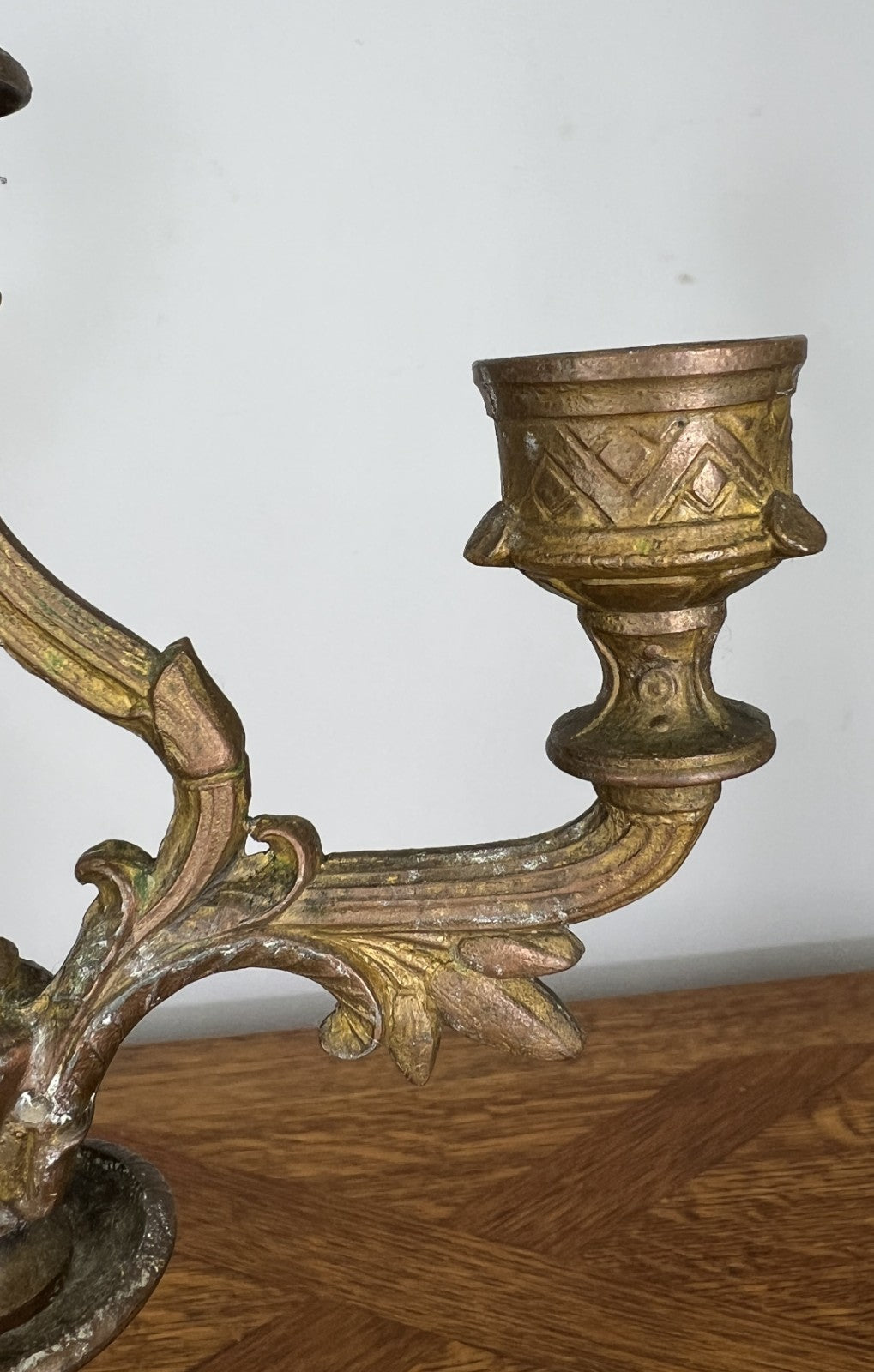 Clock Vintage French Style Mantel Clock with Matching Candelabras Set LOT 468015