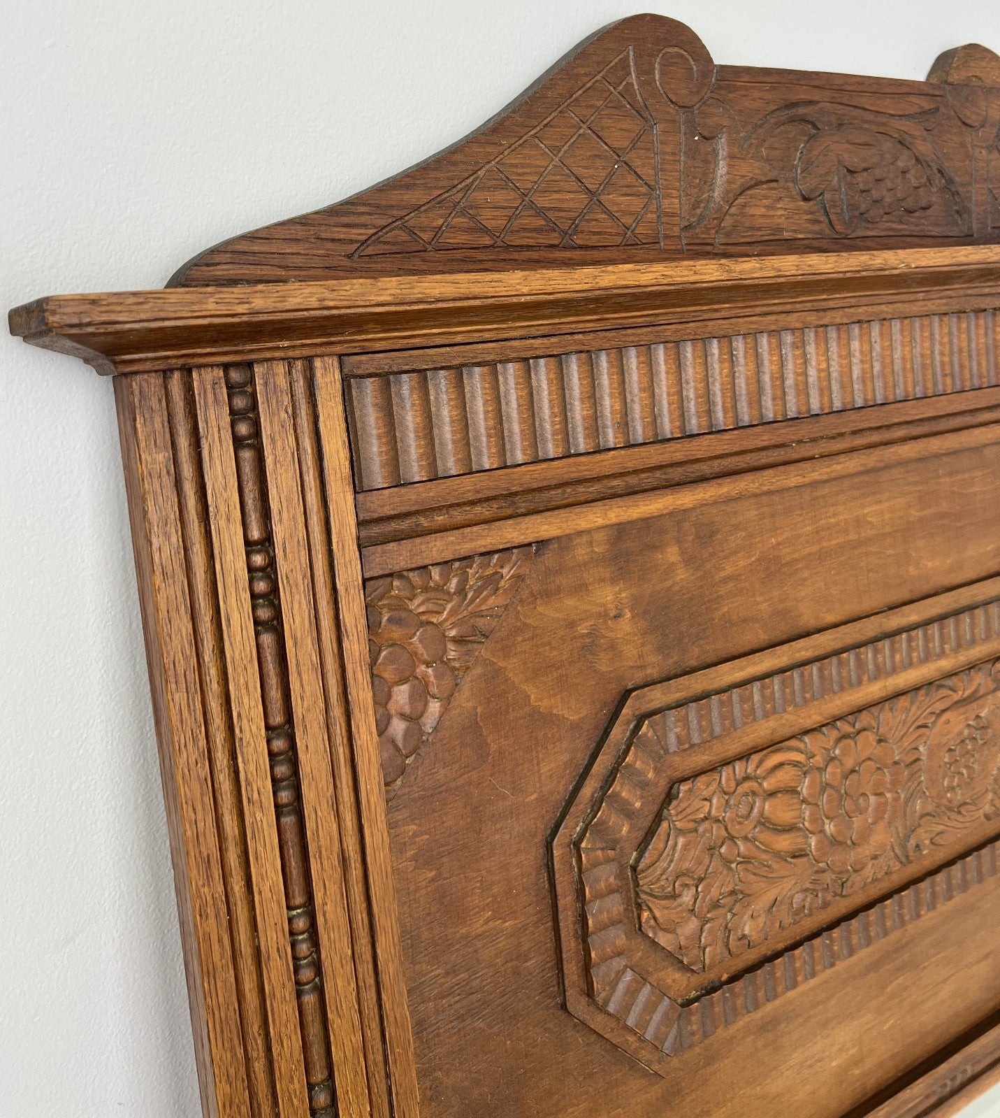 Mirror Antique French Style Oak Carved Decorative Frame Wall Mirror LOT 62764