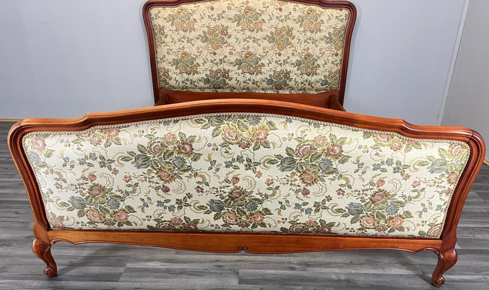 Bed Vintage French Style Double Bed Frame Carved Headboard LOT 46243