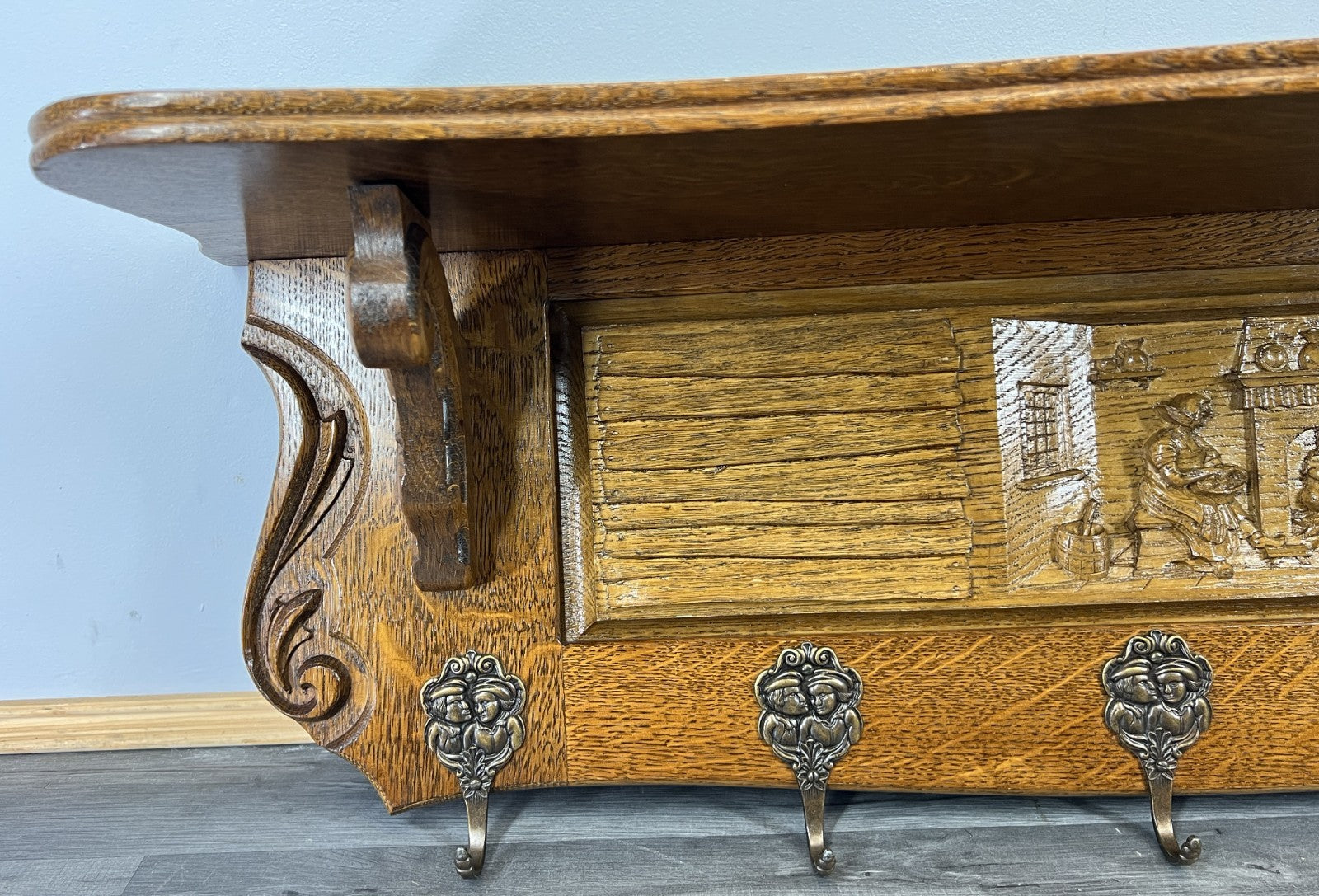 French Vintage Style Coat Rack Oak 6 Hooks Ornate Wall Shelf Coat LOT 46925
