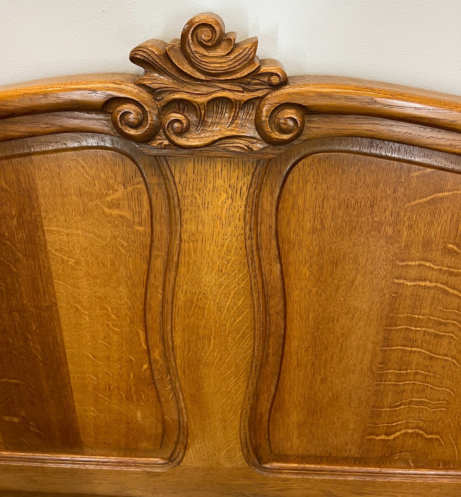 Bed Vintage French Louis XVI Oak Double Bed Frame Carved Headboard LOT 33396