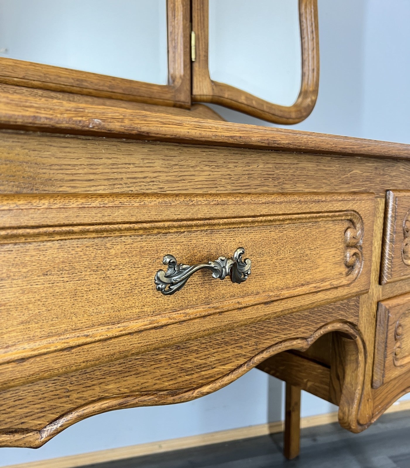 Vintage Dressing Table with mirror French Louis Oak Vanity Table Makeup LOT 456213