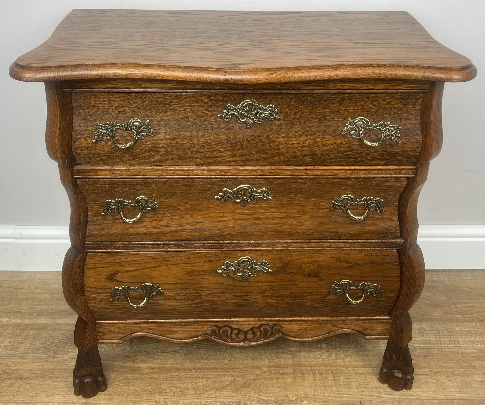 Chest of Drawers Vintage French Style Oak Carved 3 Drawer Cabinet LOT 49050