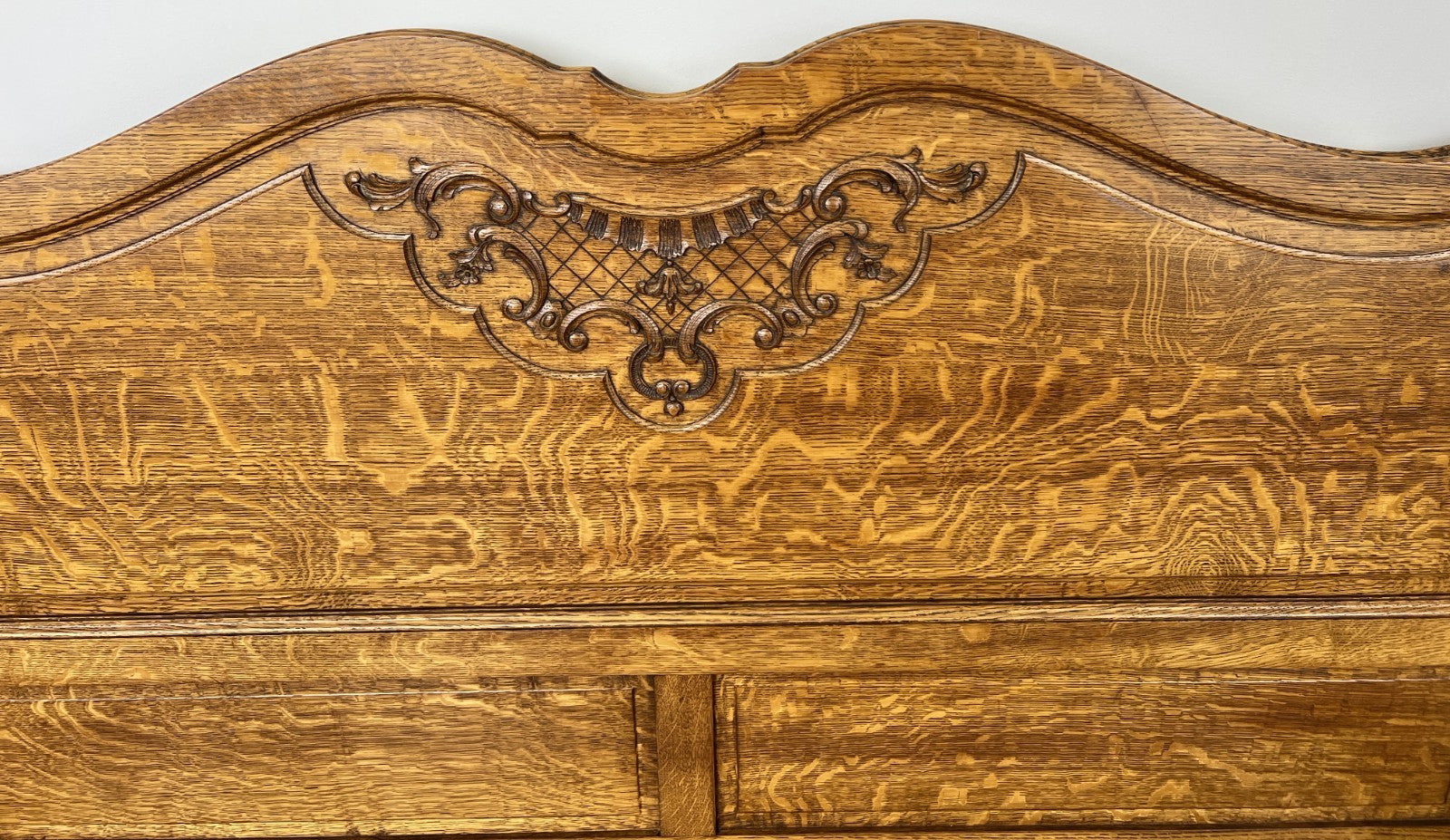 Bed Vintage French Louis XVI Double Bed Frame Oak Carved Headboard LOT 48767