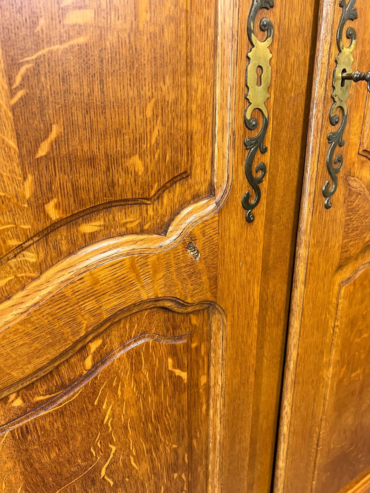 Wardrobe Vintage French Louis XVI Style Oak Four Door Armoire LOT 48147