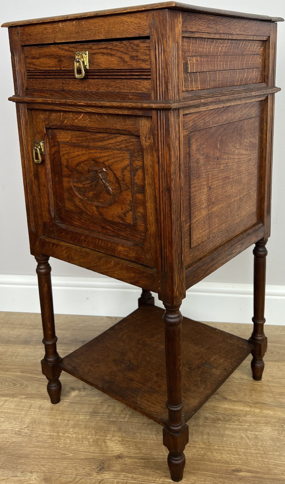 Bedside Table Antique French Style Oak Cabinet Carved Nightstand LOT 63932