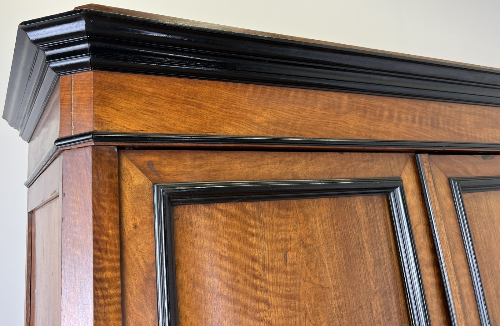 Wardrobe Antique French Style Walnut Two Door Carved Armoire Cabinet LOT 61323