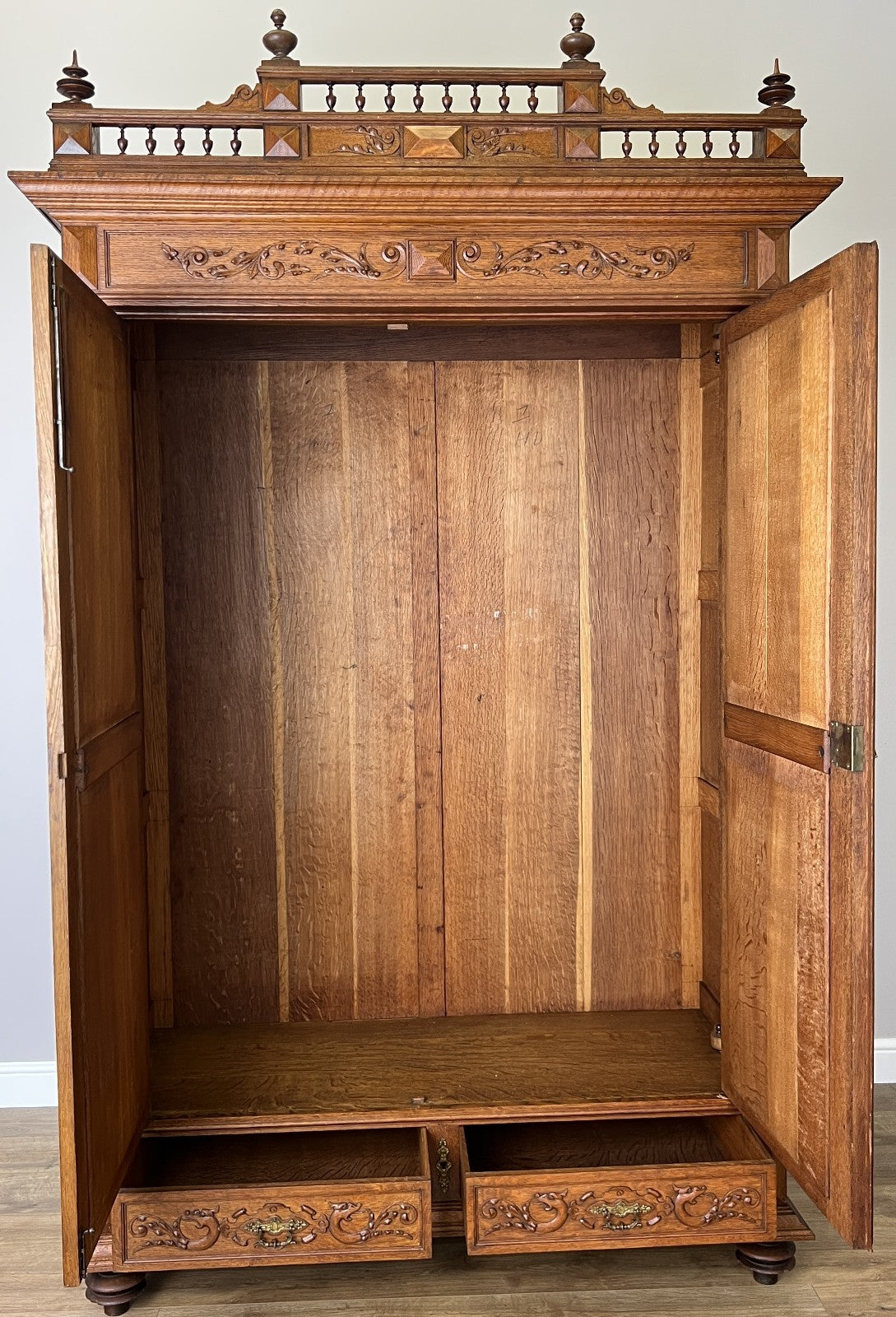 Wardrobe Antique French Oak Two Door Mirrored Carved Armoire Cabinet LOT 615316