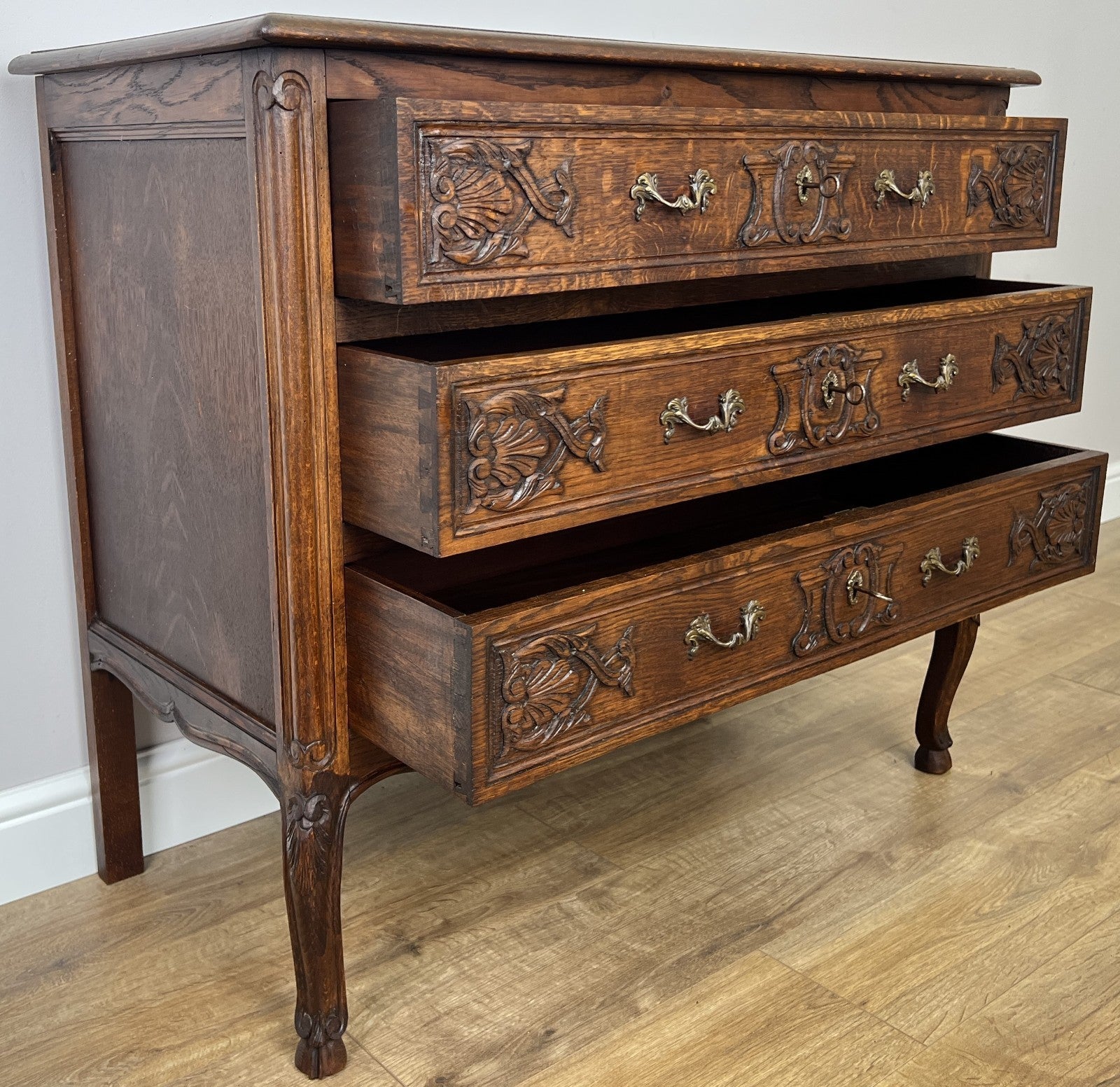 Chest of Drawers Vintage French Louis Oak 3 Drawers Carved Cabinet LOT 625214