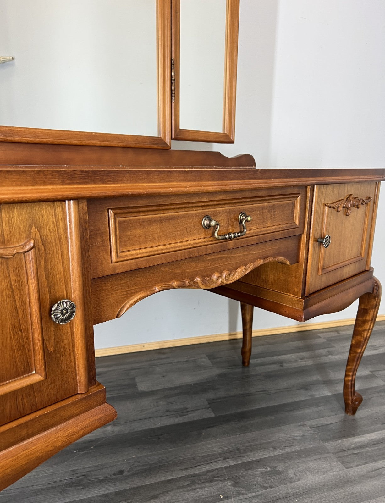 Vintage Dressing Table with Mirror French Louis Vanity Table Makeup LOT 456512