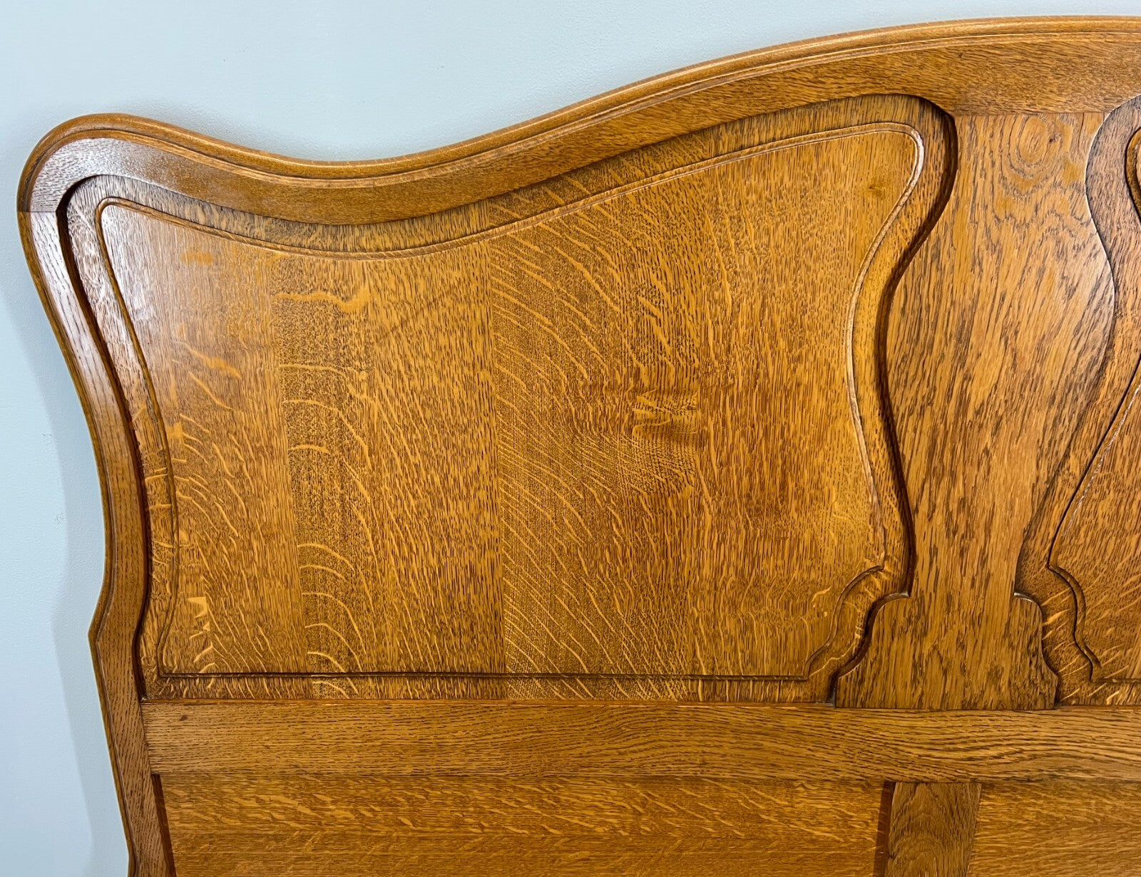 Bed Vintage French Louis XVI Oak Double Bed Frame Carved Headboard LOT 36997
